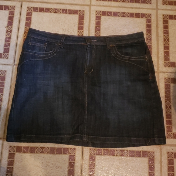 Denim skirt - Picture 2 of 5